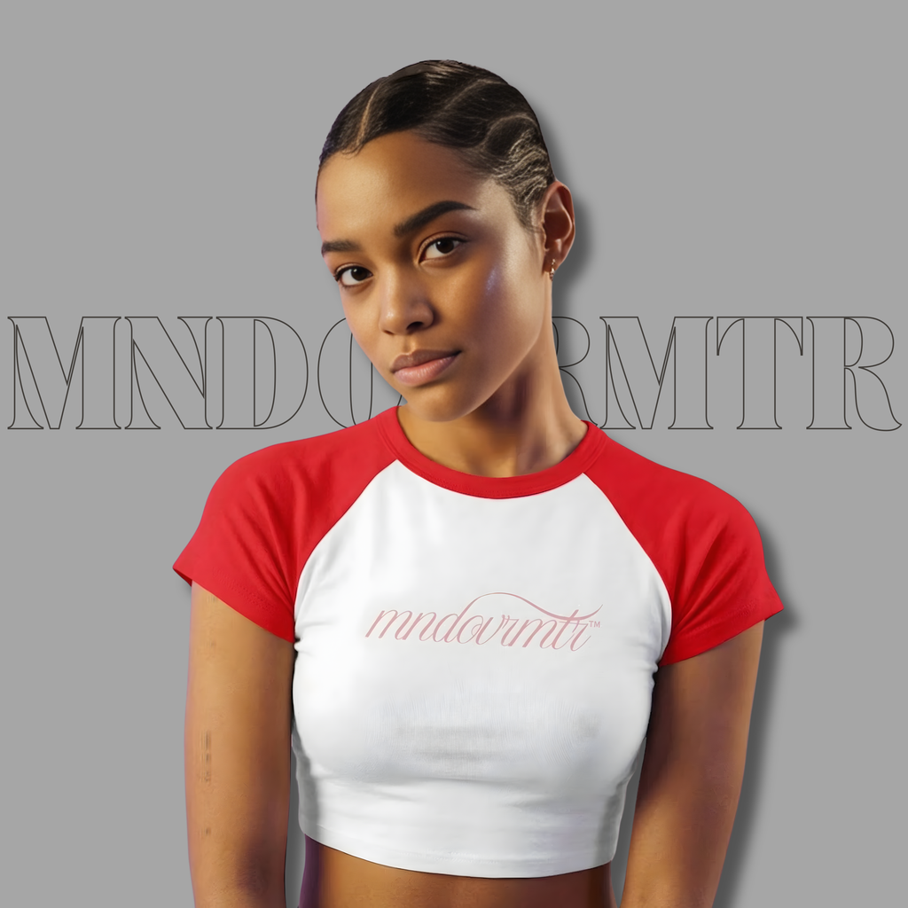 MNDOVRMTR™ micro rib raglan baby tee in white/red - Y2K crop top, front logo